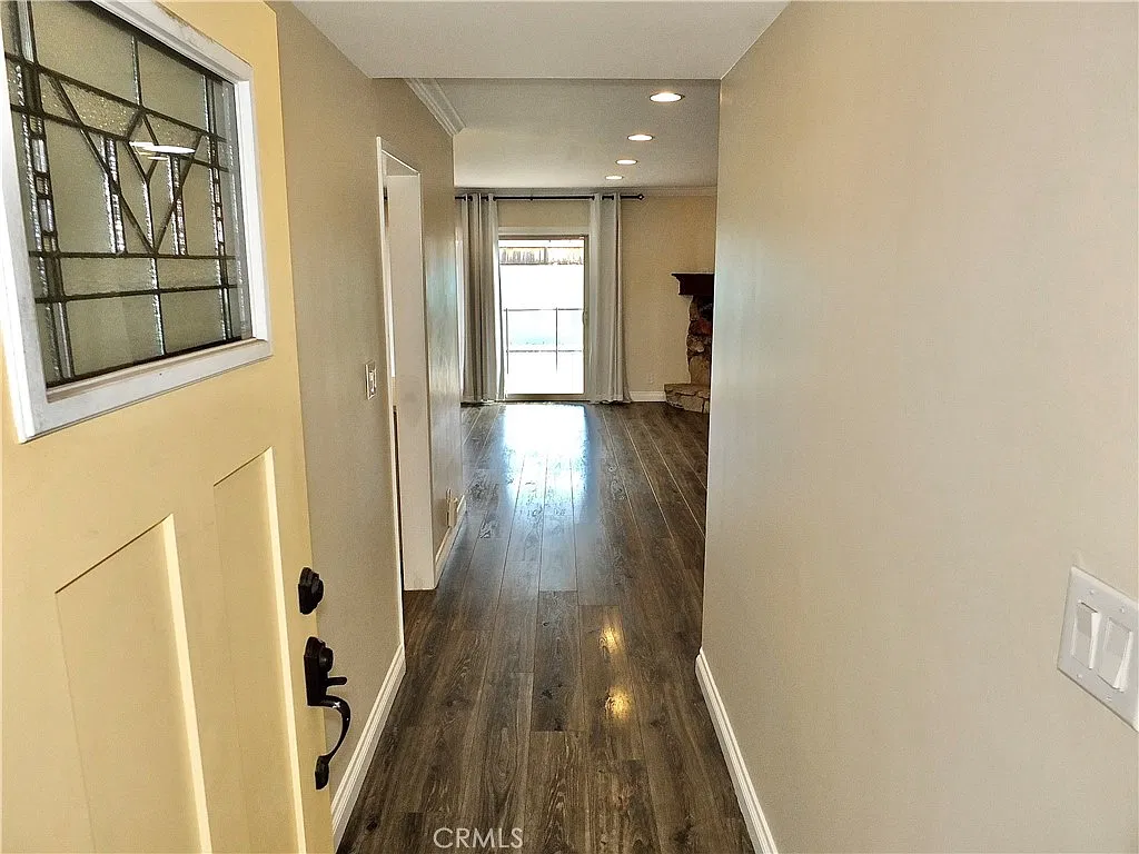 3 bed, 1587 sqft, $6,000 — Photo 3
