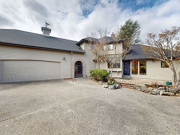 2nd image of 627 N Waugh Road