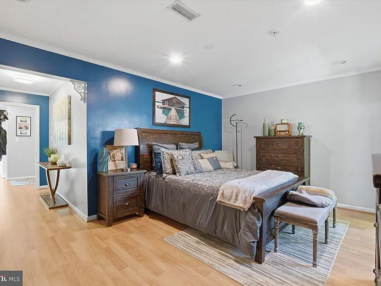 9944 Royal Commerce Pl — Photo 24
