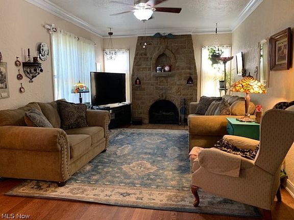 4th image of 211 Berkshire Dr