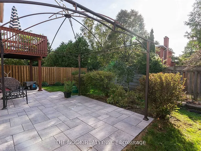 138 Huntington Cres — Photo 22