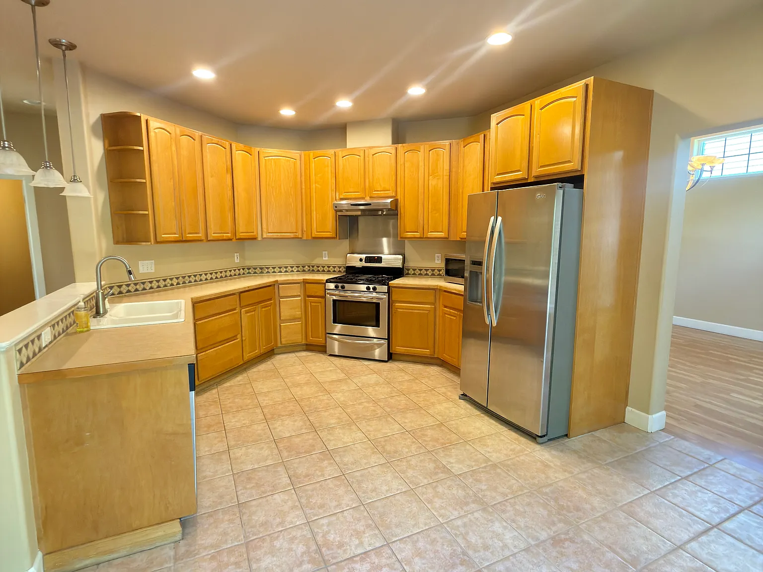 4 bed, 2.5 bath, 2309 sqft, $3,600 — Photo 1