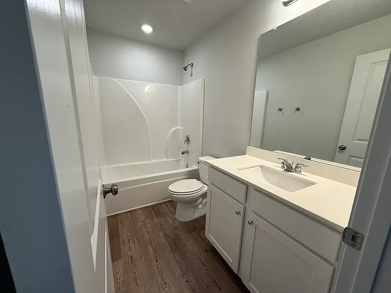 5251 Canberra Dr — Photo 14
