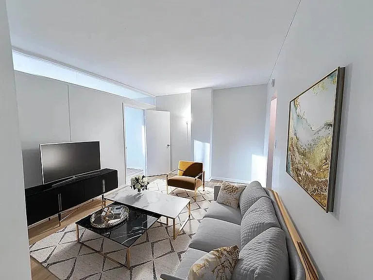 114 E 40th St #6D2 — Photo 4