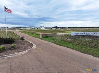 42 Redfish Retreat Dr, Pt Lavaca, TX 77979