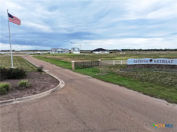 42 Redfish Retreat Dr, Pt Lavaca, TX 77979