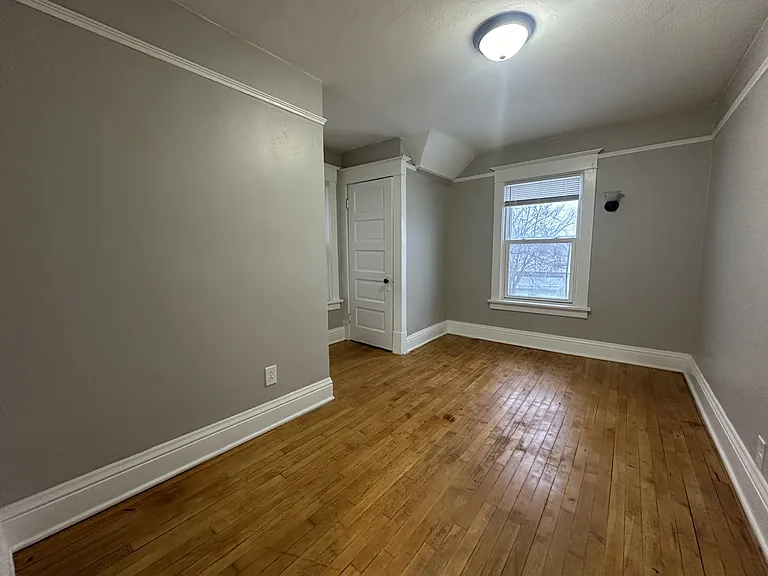731 Park Ave — Photo 7