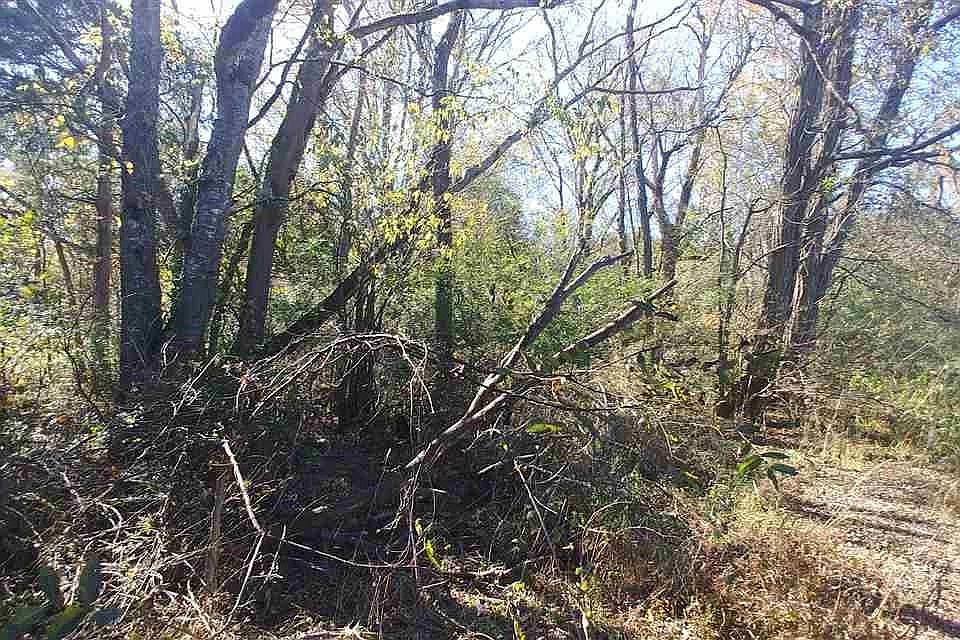 2nd image of 2025 Hartford Rd