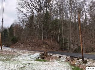 1157 Johns Branch Rd, Gatlinburg, TN 37738