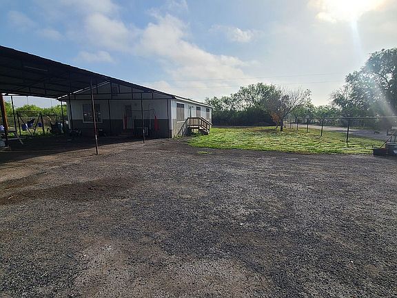 4th image of 45 Park Ln