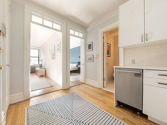 4th image of 216 E 12th St APT 3A