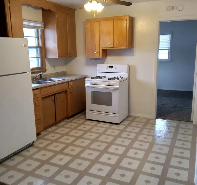 5770 2 1/2 St NE #9