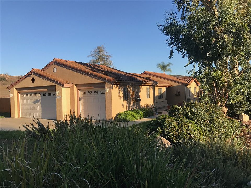 1st image of 2933 Oak Hill Dr