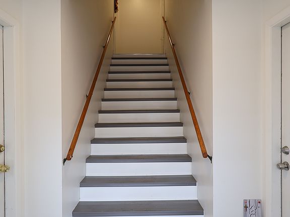 3rd image of 205 Long St #8