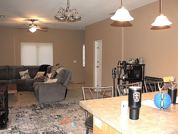 4th image of 611 Walters Dr