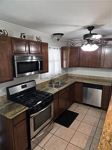 3 bed, 2.0 bath, 936 sqft, $1,500 — Photo 3