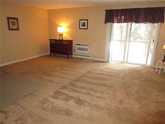 3rd image of 1560 Douglas Ave APT C33