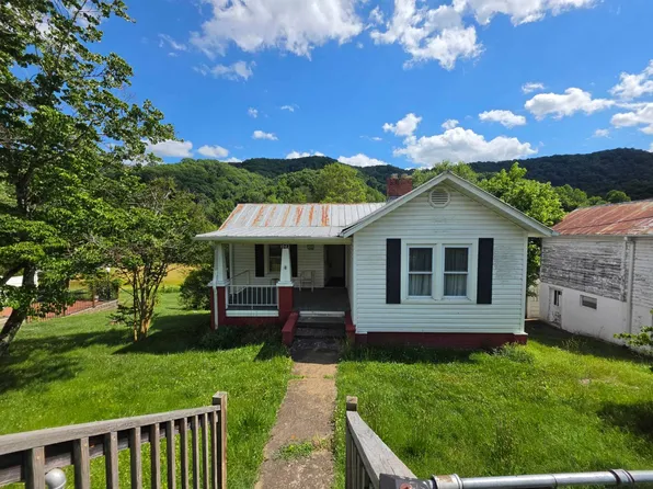 1043 W Jackson St, Gate City, VA 24251