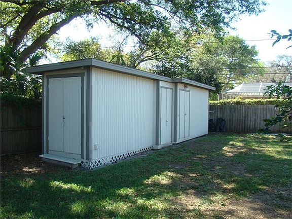 3rd image of 1500 Oakadia Dr E
