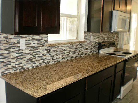5th image of 176 Courtland Blvd