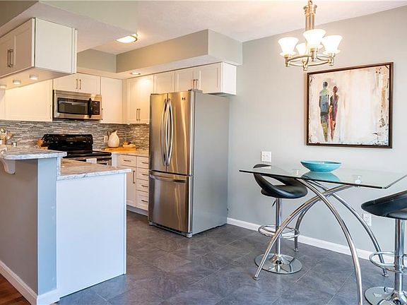 5th image of 81 Valley Green Ct