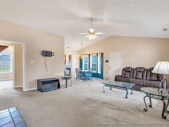 5th image of 105 Walta Ct