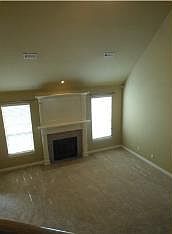 2nd image of 404 SE Hendrix St