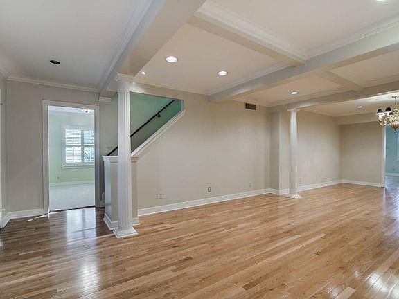 3rd image of 220 Wyanoke Dr