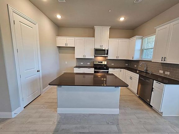 3rd image of 549 Hutchinson Ln