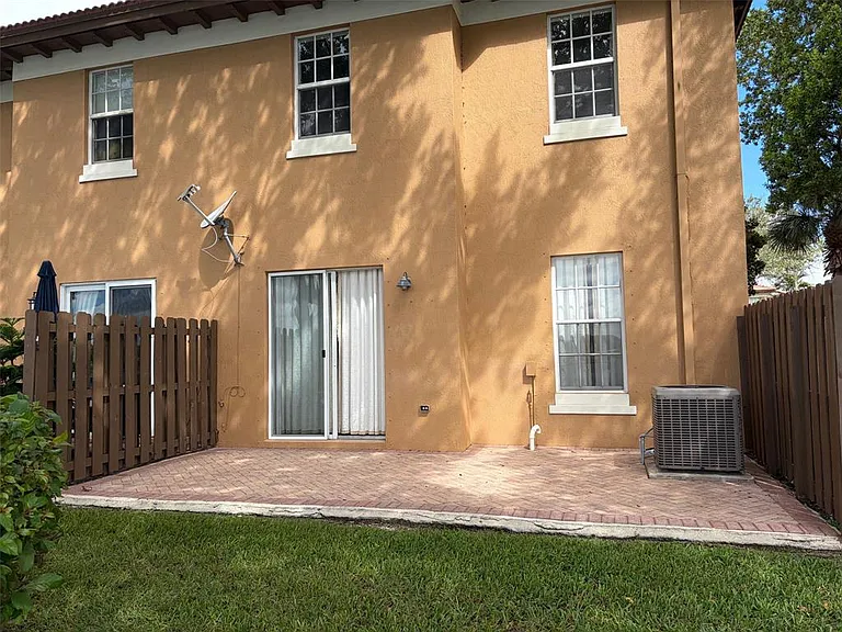 6903 Julia Gardens Dr — Photo 11