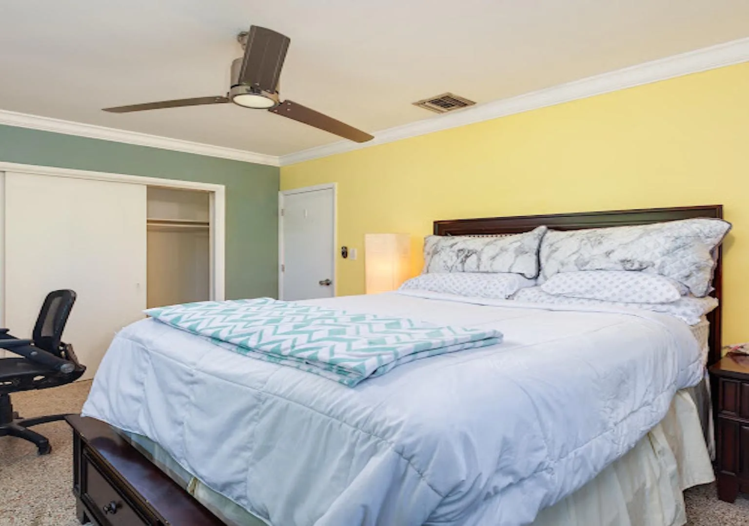 3 bed, 2.0 bath, 1542 sqft, $1,581 — Photo 1