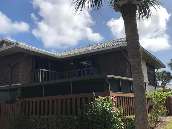 2nd image of 203 SE Camelot Gardens Blvd