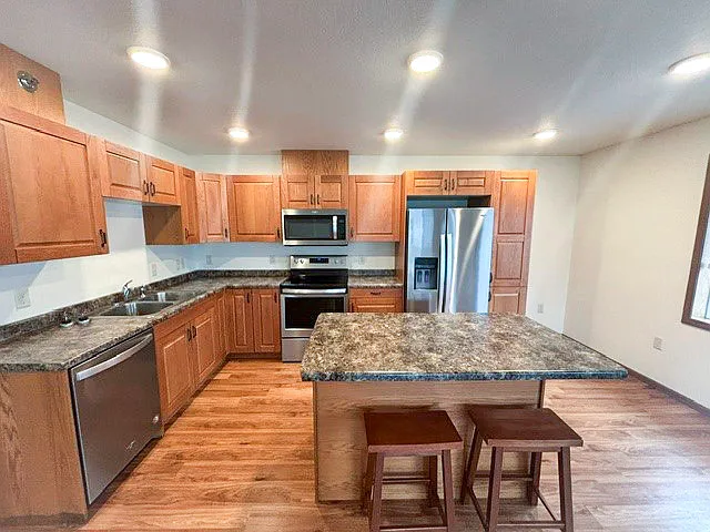 2 bed, 825 sqft, $1,025 — Photo 2