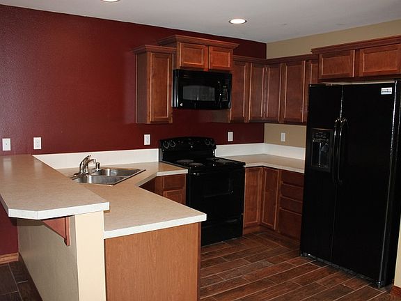 4th image of 1823 199th St E