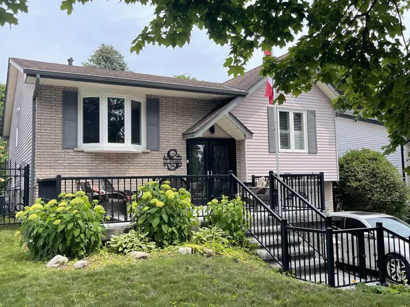 875 Exeter St, Oshawa, ON L1G 6R9