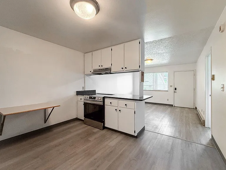 Latah Apartments — Photo 12