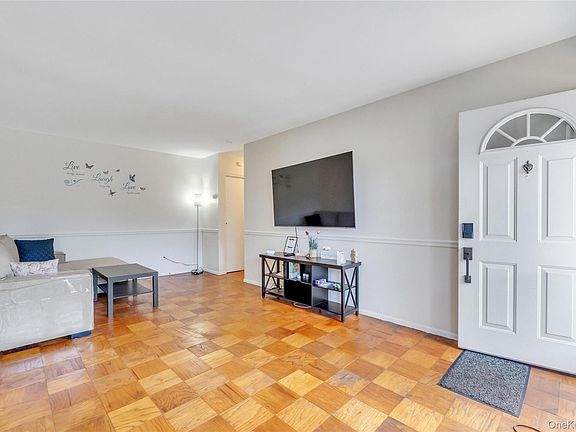 3rd image of 315 Hicksville Road #1
