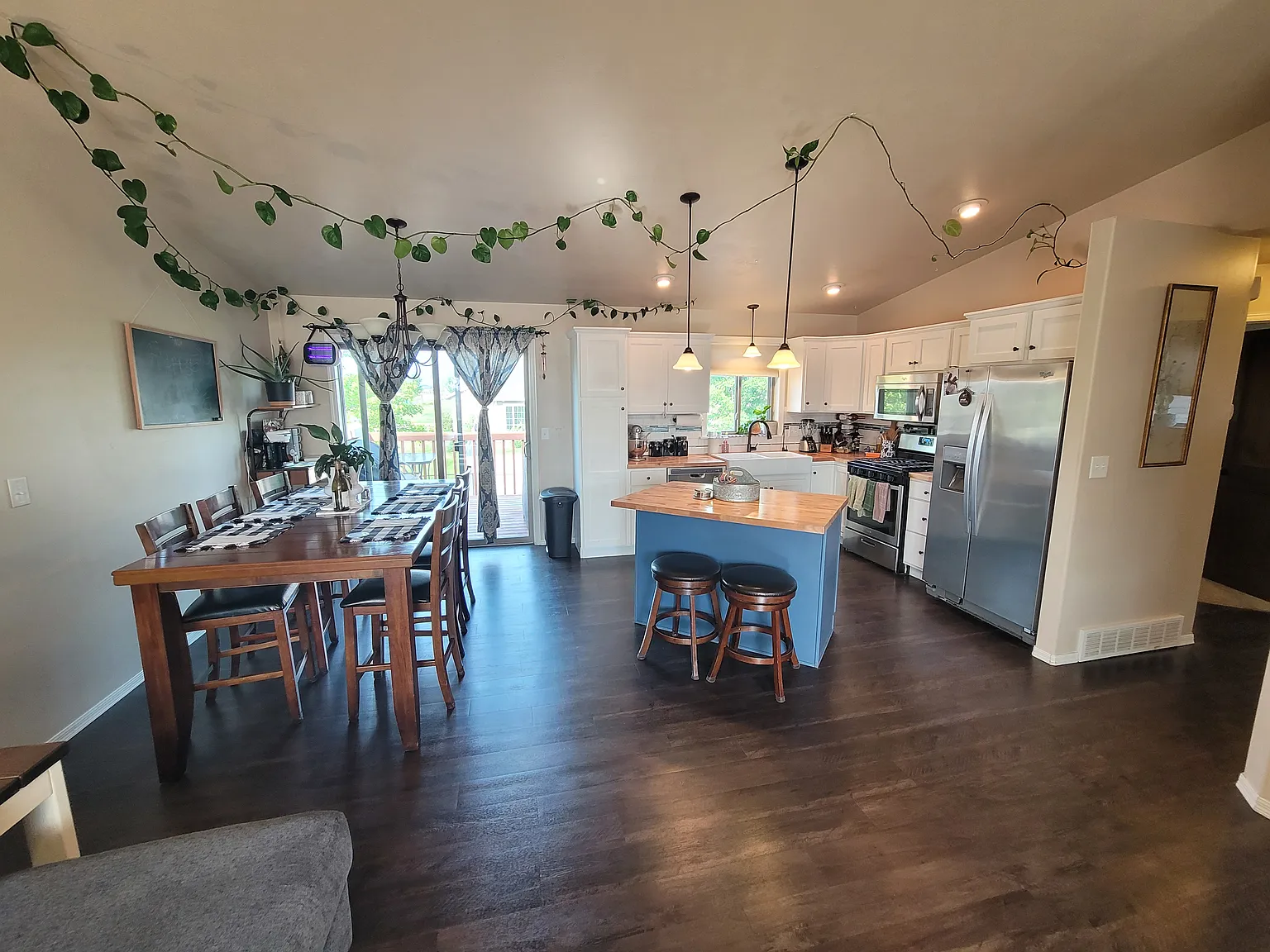 4 bed, 1738 sqft, $2,650 — Photo 3