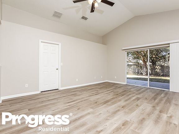 4th image of 2342 Barons Ct