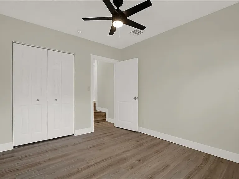 1352 Parkwood St — Photo 12