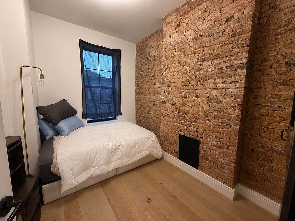 1st image of 727 Knickerbocker Ave #3B