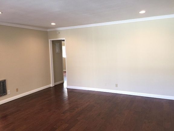 5th image of 645 Fairview Ave APT 10