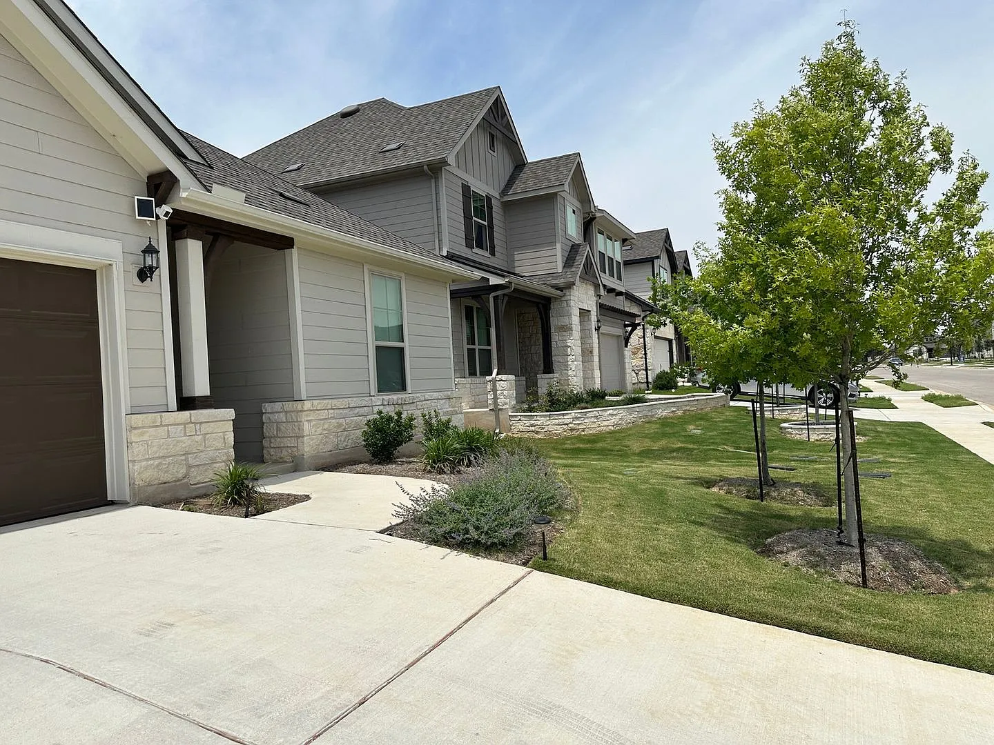 Spacious 4BR House in Liberty Hill at Santa Rita Ranch — Photo 3