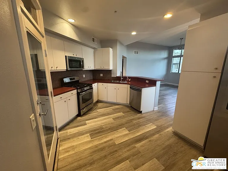 810 E Palm Canyon Dr #201 — Photo 4