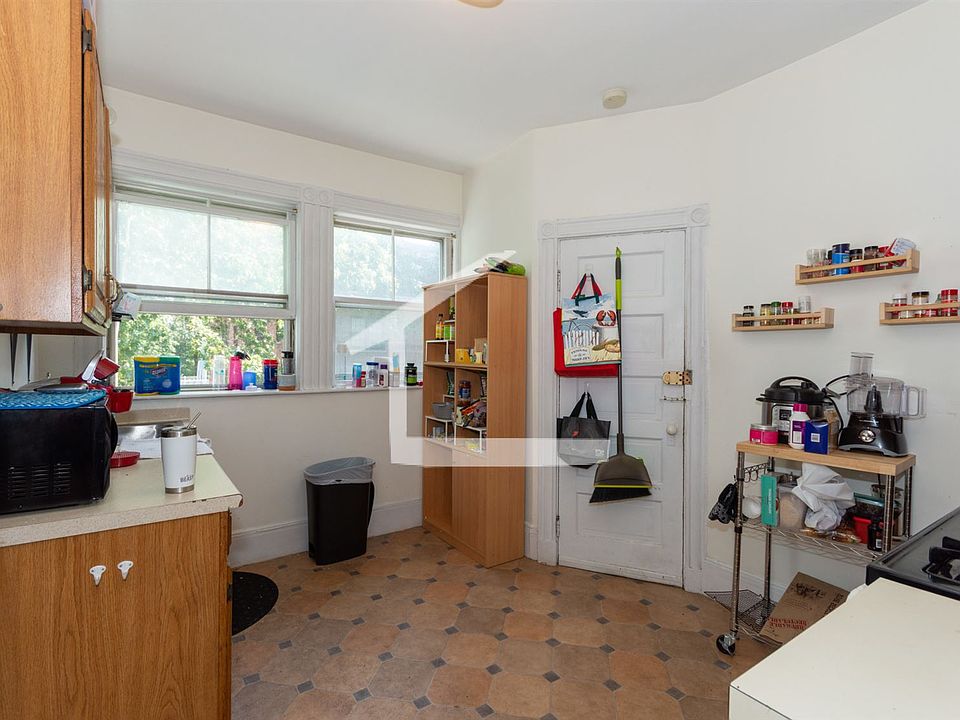 143 Kilsyth Rd. #3 Boston - Brighton Unit Photo 2