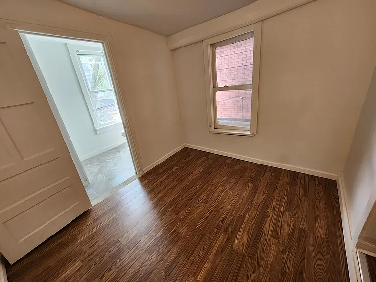 1517 Walnut St — Photo 12
