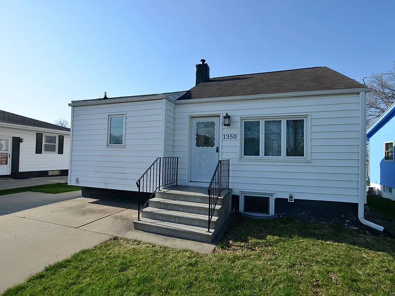 1350 Elder Ln — Photo 1