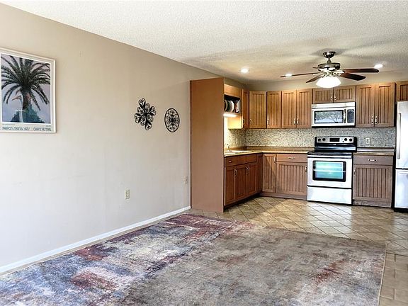 4th image of 4334 Tahitian Gardens Cir APT C
