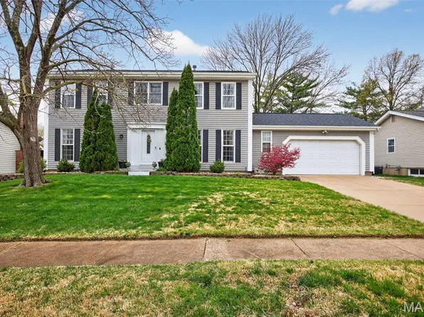 323 Oakleigh Woods Dr, Ballwin, MO 63011