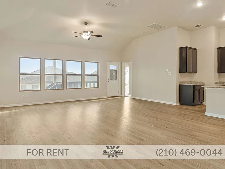 1125 Amber Lake — Photo 2